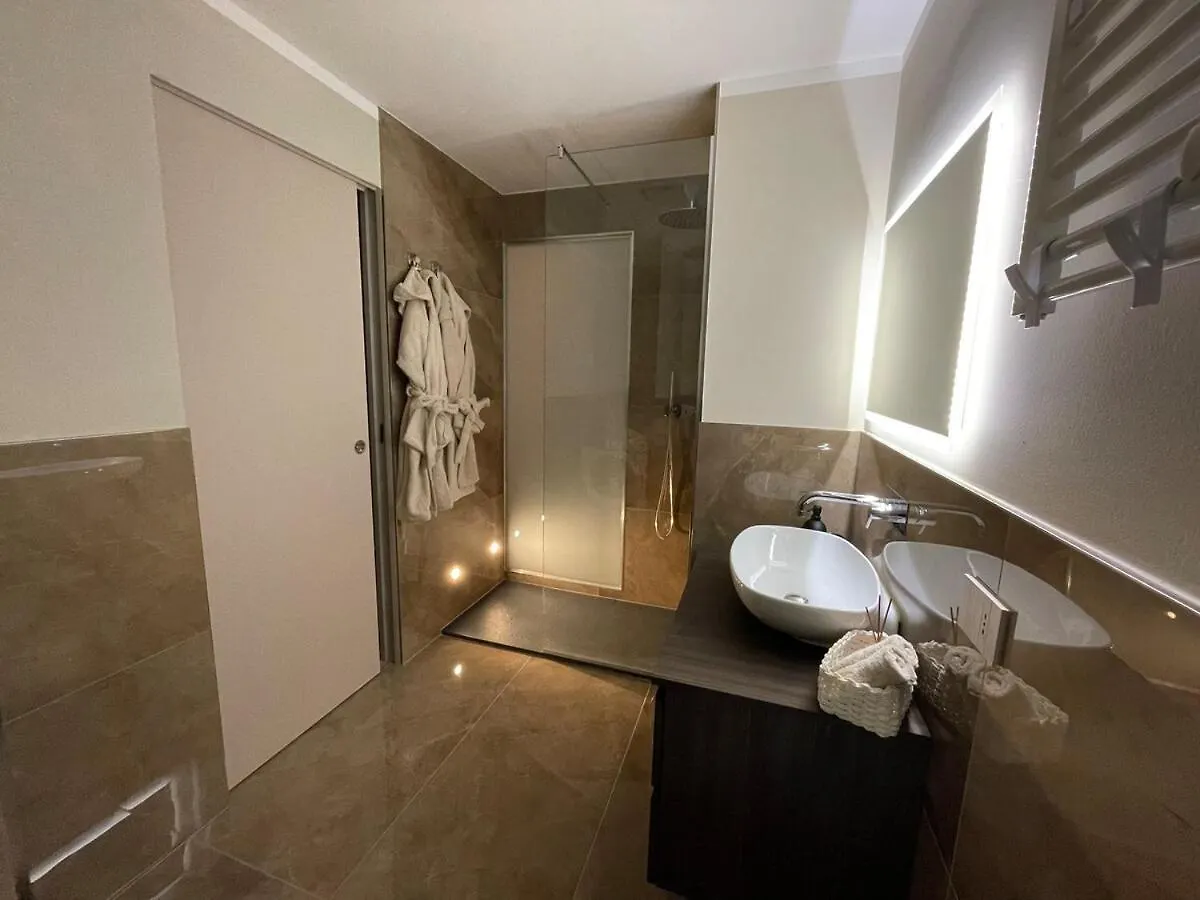 San Babila Prestigiosa Suite Milão