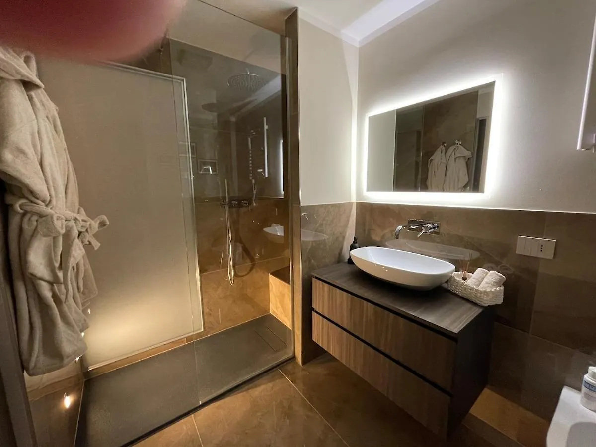 San Babila Prestigiosa Suite Milão Apartamento