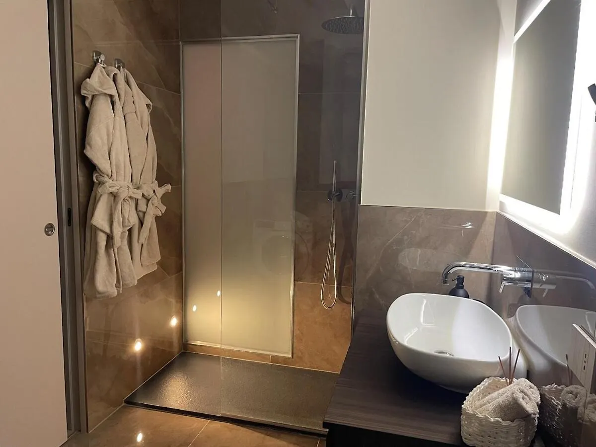 Apartamento San Babila Prestigiosa Suite Milão Itália
