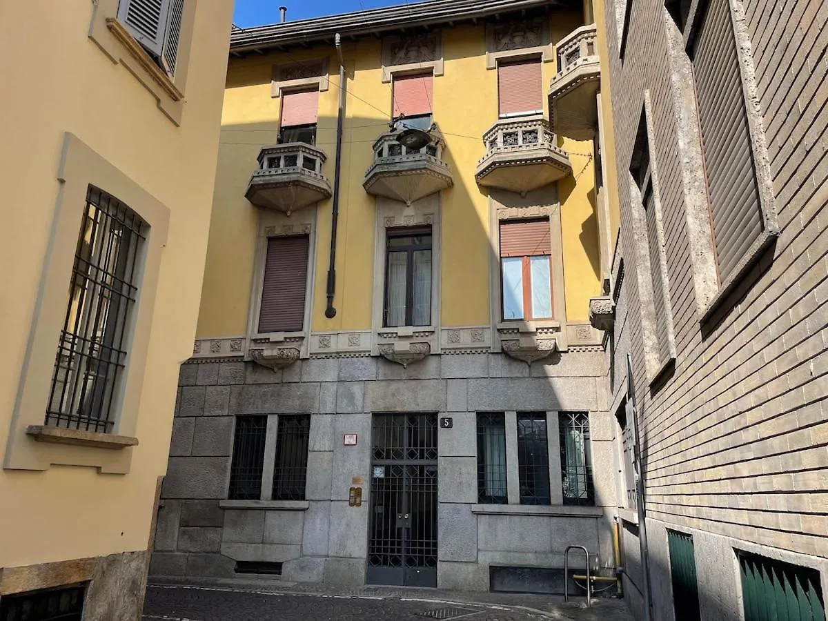 San Babila Prestigiosa Suite Milão Apartamento